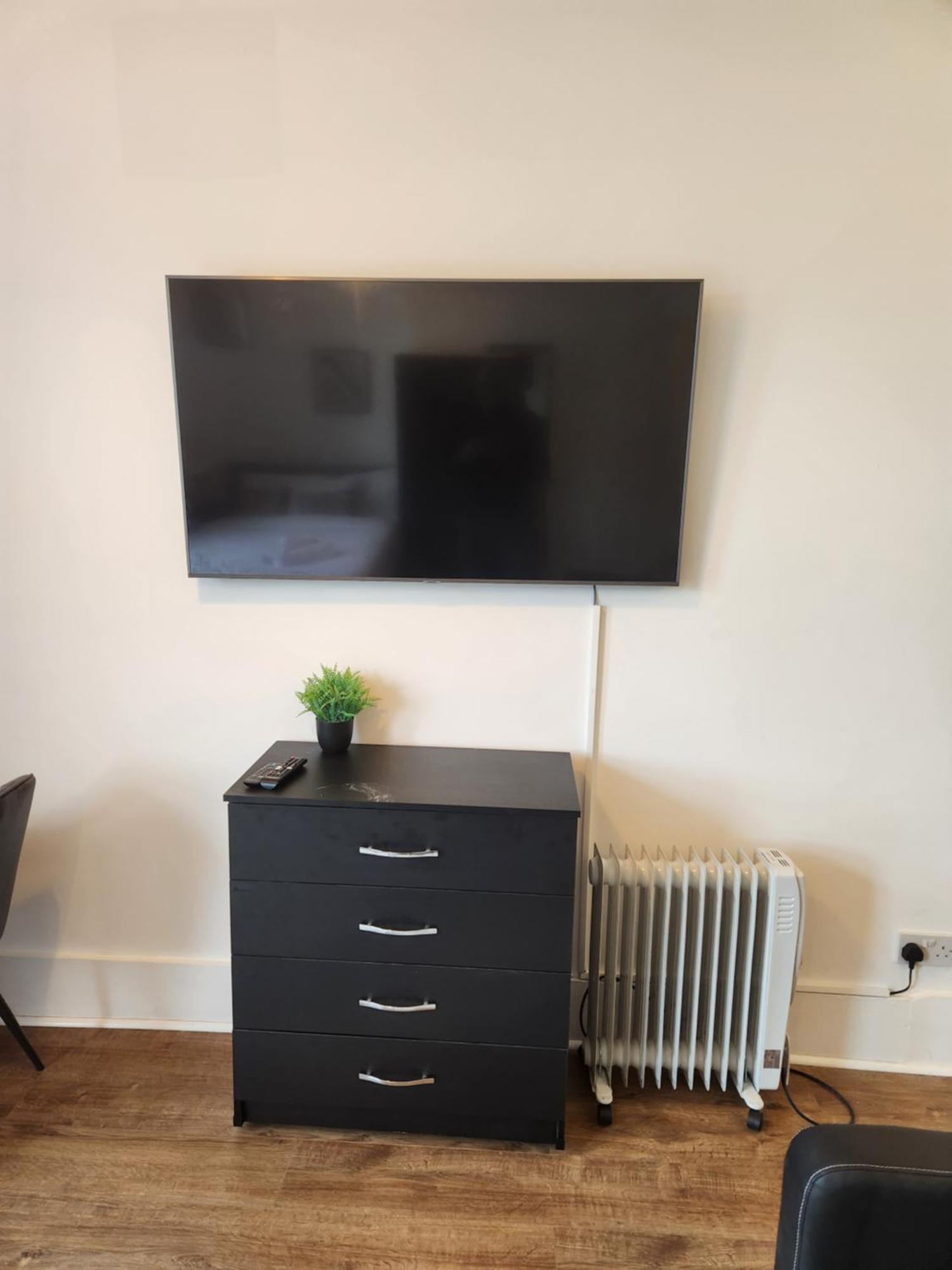 Immaculate 1-Bedroom In Greenhithe Exterior photo